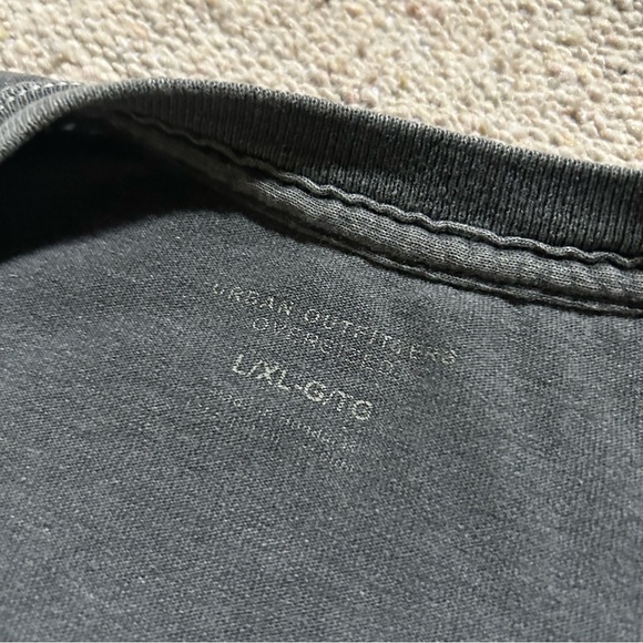 Tiger Graphic Tee - Picture 2 of 2